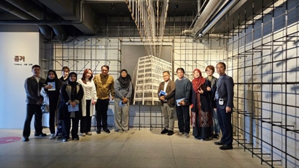 전일빌딩245를 방문한 인도네시아 교수들  @광주동구문화관광재단