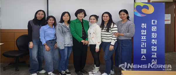 천안시다문화가족지원센터(센터장 윤연한)은 지난 7월 18일부터 진행된 결혼이민자 취업 지원 프로그램인 ‘다문화 취업교실 헤어과정’을 11월 5일 성료 @천안시다문화가족지원센터