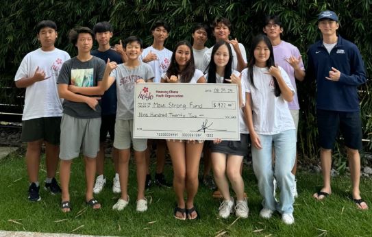 와이키키 해변 및 알라모아나 공원을 청소중인 호요(HOYO) @뉴스코리아 김찬훈 특파원