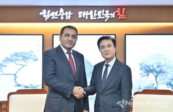 보자로프 하이룰라 페르가나 주지사와 김태흠 충남도지사 @충청남도