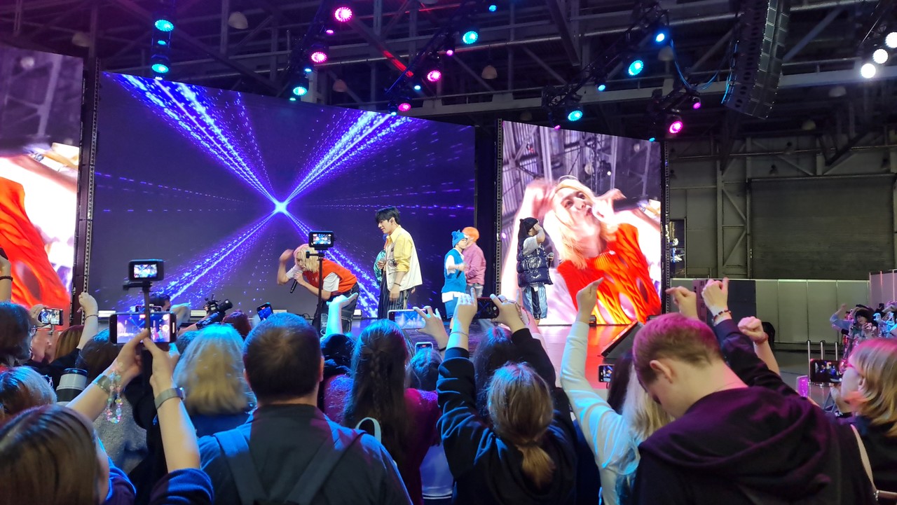 엔카이브 무대 @뉴스코리아 안정현 특파원