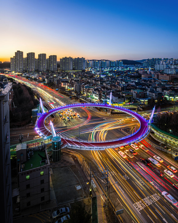 최우수상을 수상한 곽지연 씨의 '천안 빛의 다리' @천안시