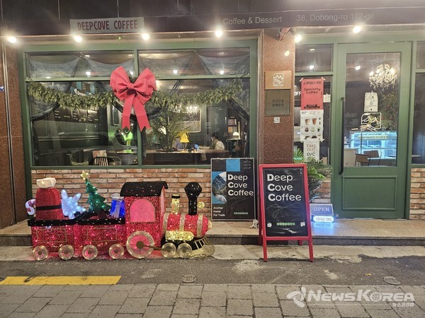 ▲쌍리단길 거리에 조성된 크리스마스 조형물 @도봉구