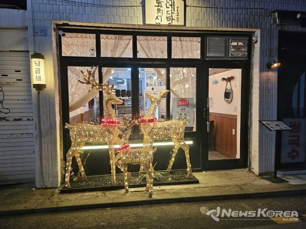 ▲쌍리단길 거리에 조성된 크리스마스 조형물 @도봉구