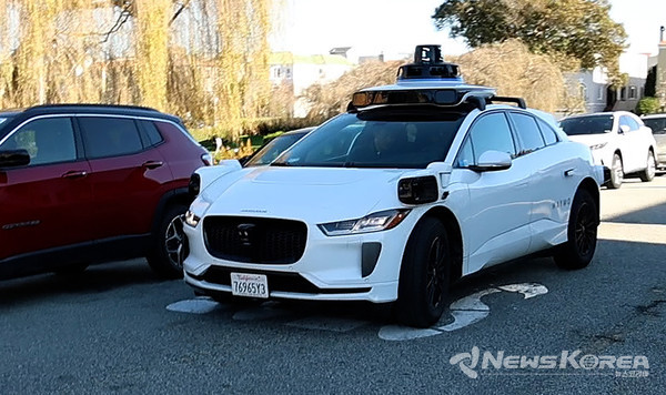 김태흠 충남도지사가 구글의 무인 자율주행 로보택시인 ‘웨이모’ 탑승 체험을 가졌다. @충청남도