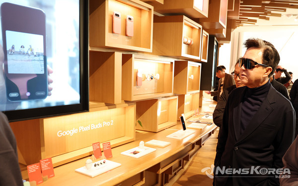 김태흠 충남도지사가 구글의 무인 자율주행 로보택시인 ‘웨이모’ 탑승 체험을 가졌다. @충청남도