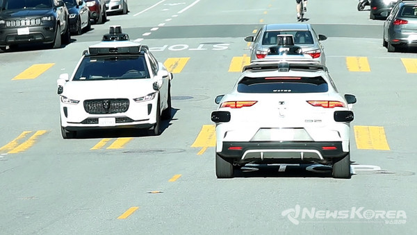 김태흠 충남도지사가 구글의 무인 자율주행 로보택시인 ‘웨이모’ 탑승 체험을 가졌다. @충청남도