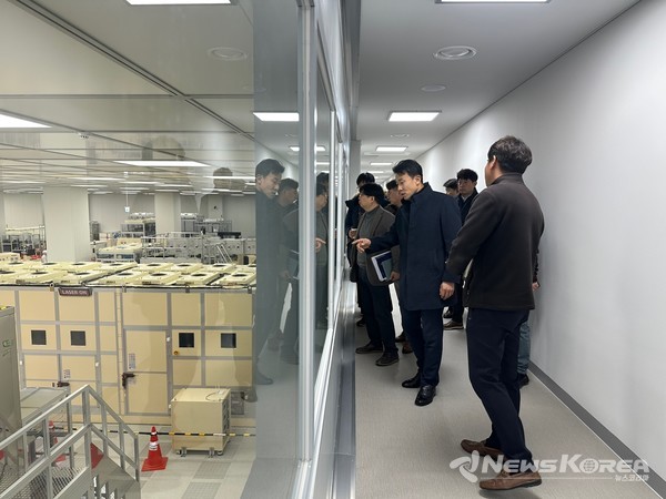 천안시 전략산업국장이 최근 (재)천안과학산업진흥원 등 주요 혁신기관과 사업장을 방문했다. @천안시