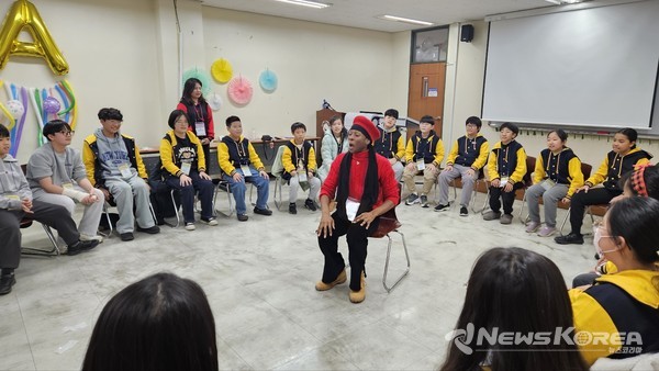 천안시가 실시한 ‘2024학년도 겨울방학 영어캠프’ 모습. @천안시