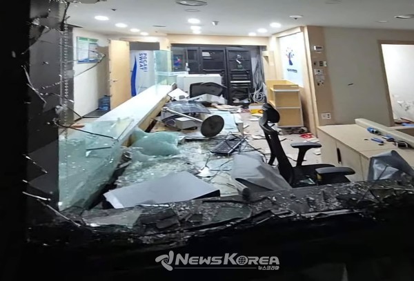 법원 난동으로 폐허가 된 서울 서부지법 @유튜브 캡처