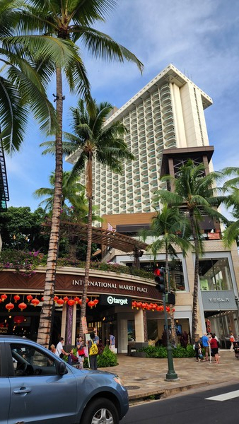 와이키키 명품거리에 위치한 글로벌 쇼핑센터. @뉴스코리아 김무성 기자