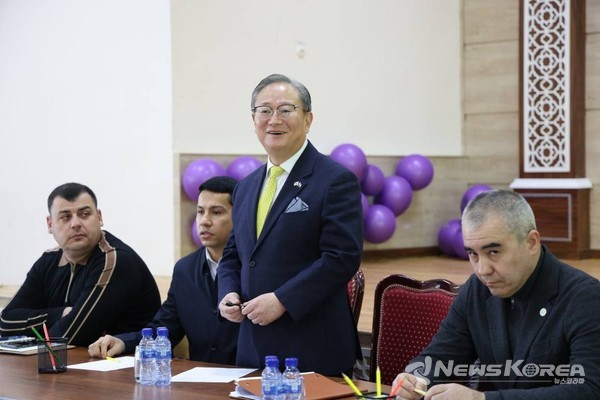 ▲우즈베키스탄 국립체육대하교 백문종 부총장 스포츠 인재양성 주제발표하는 모습 @뉴스코리아 신현권 특파원