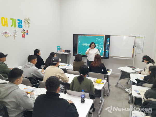 안성시 외국인주민지원센터 내리점 이주민 대상 주말 한글교실 개강(일요반) @안성시