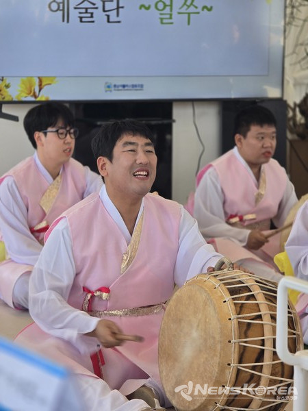 발달장애인 공연단 '얼쑤' @뉴스코리아 최신 기자