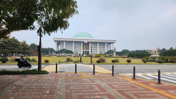 국회 의사당 @ 뉴스코리아 신종국 전문위원