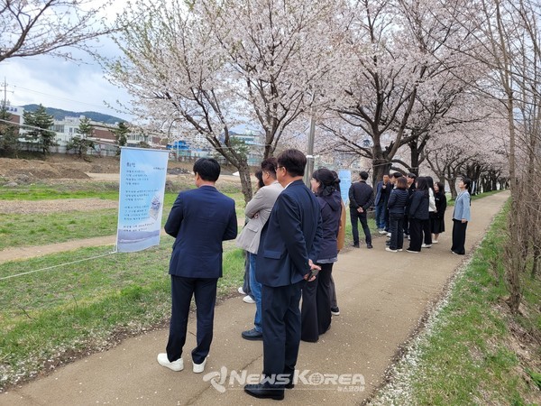 충북 음성군 금왕읍 직원, 문화가 있는 벚꽃 나들이 행사 가져 @음성군