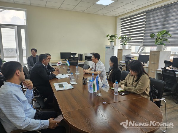 충청남도는 충남북부상공회의소, 도내 기업인들과 함께 22∼25일 2박 4일 일정으로 우즈베키스탄 수도인 타슈켄트와 우호교류 지역인 페르가나를 실무 방문했다. @충청남도