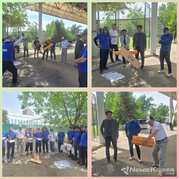 ▲어르신들과 참가자들이 2025 한인회 체육대회에서 전통 민속놀이 윷놀이를 즐기며 화합의 시간을 보내고 있다. @뉴스코리아 신현권 특파원