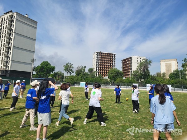 ▲타슈켄트 야까샤라이 스타디움에서 열린 한인회 체육대회의 이모저모 @뉴스코리아 신현권 특파원