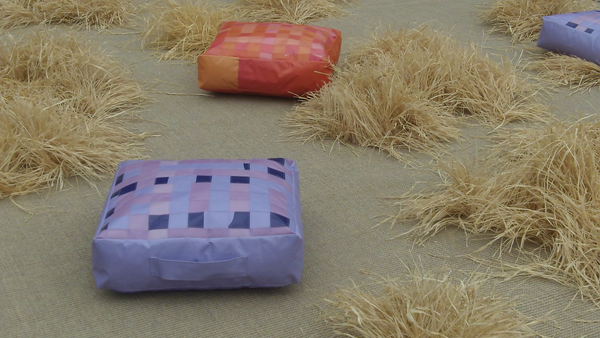 메종 오브제 전시장 한 켠에서 발견한 동양풍의 방석 @뉴스코리아 장현아 특파원