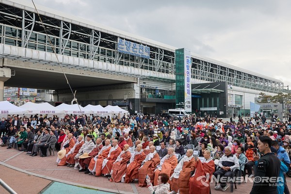 3일 온양온천역 광장에서 열린 ‘온빛 연등 축제’  @아산시
