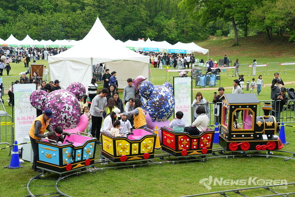 천안시가 5일 천안시민체육공원에서 ‘제103회 천안시 어린이날 기념행사’를 개최했다.  @천안시