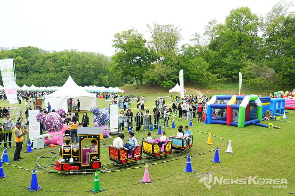 천안시가 5일 천안시민체육공원에서 ‘제103회 천안시 어린이날 기념행사’를 개최했다.  @천안시