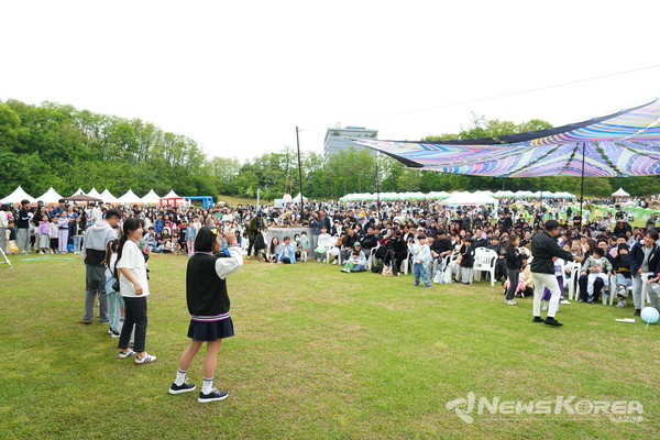 천안시가 5일 천안시민체육공원에서 ‘제103회 천안시 어린이날 기념행사’를 개최했다.  @천안시