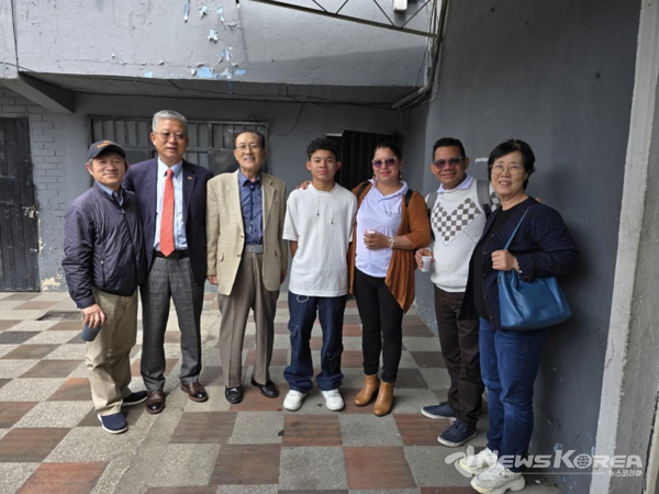 참석 교우들과 함께 @콜롬비아 선교센터