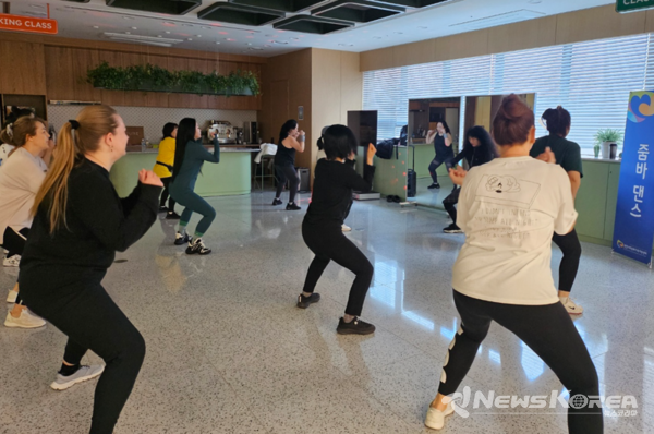줌바댄스 @천안시다문화가족지원센터