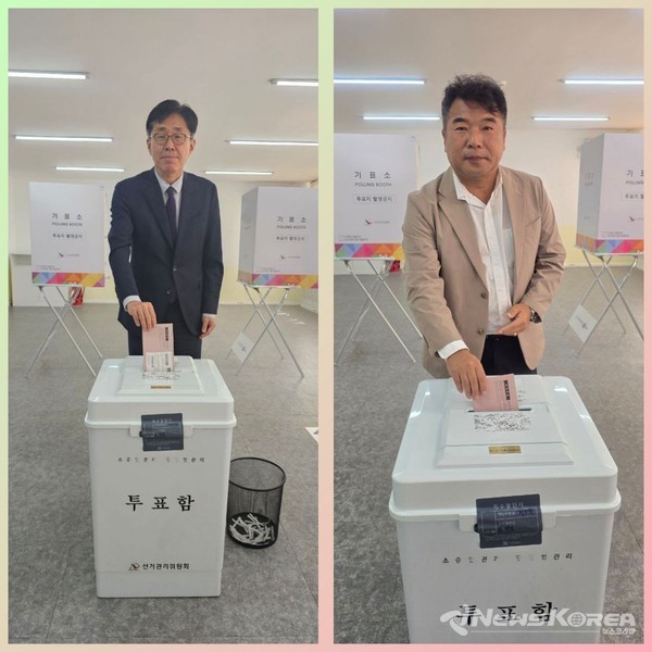 (왼쪽) 원도연 주우즈베키스탄 한국대사가 5월 20일 타슈켄트 한국교육원에 설치된 투표소에서 제21대 대통령 국외부재자 투표에 참여하고 있다.(오른쪽) 강창석 우즈베키스탄 한인회장이 교민의 권리와 책임을 강조하며 소중한 한 표를 행사하고 있다.@신현권특파원