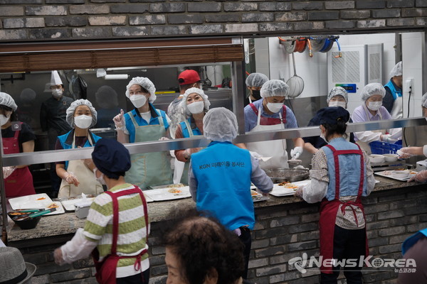 5월 27일 서울 마포노인종합복지관에서 열린 재외동포청과 고려인동포가 함께하는 지역사회를 위한 봉사활동 @재외동포청
