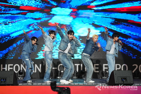 지난 7일 ‘2025 천안 K-컬처박람회’에서 라디오 공개방송 ‘SBS 파워FM 웬디의 영스트리트’가 열렸다. @천안시