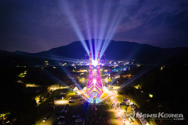 ‘2025 천안 K-컬처박람회’ 야간 항공 사진. @천안시
