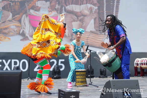 식전공연으로 펼쳐진 아프리카 전통춤 @천안시
