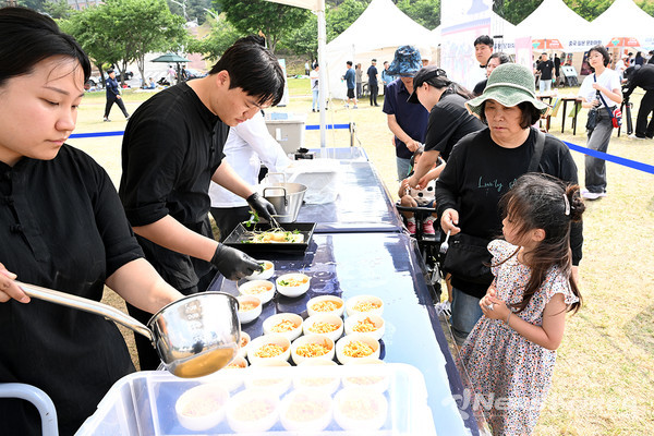 2025 한중일 음식문화축제 ‘면으로 잇다, 맛으로 통하다’ 성황리에 마무리 @안성시