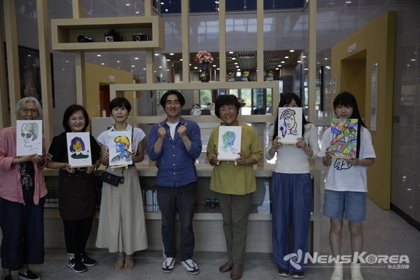 화순군립운주사문화관 청년작가 전시지원사업 자화상 드로잉 체험 ‘그리는 나, 그려지는 나’ @화순군