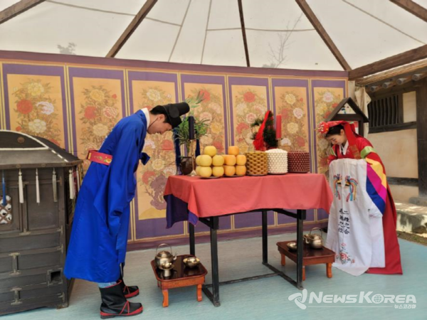 외암민속마을 전통 혼례 체험 모습  @아산시