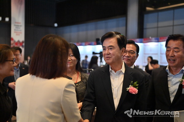 충청남도 ‘2025 해외사무소 바이어 초청 수출상담회’를 열었다. @충청남도