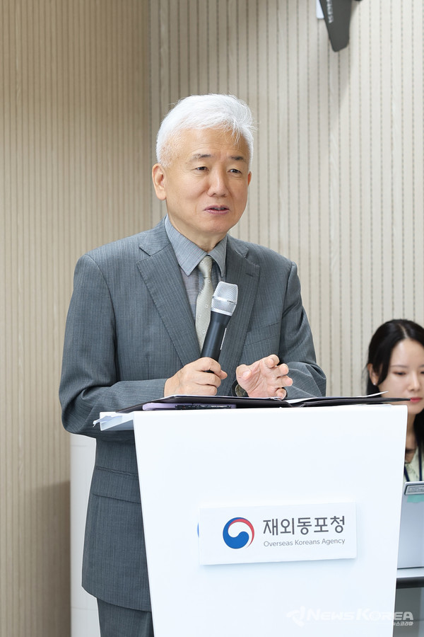 재외동포청과 함께 하는 고려인 청소년과의 대화에서 인사말하는 이상덕 재외동포청장 @재외동포청