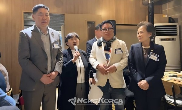 좌측부터 몽골 바이양갈구 구청장, 작은사랑나눔운동본부 방태봉 고문, 작은사랑나눔운동본부 이남숙 대표 @뉴스코리아 박광호 기자