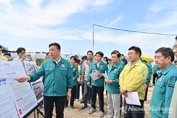윤호중 행안부 장관과 김태흠 충남도지사가 폭우피해 현장을 직접 방문했다. @충청남도