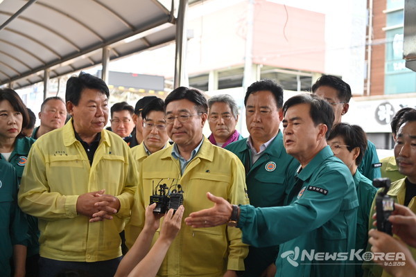 사진 왼쪽부터 오성환 당진시장 윤호중 행안부장관 김태흠 충청남도지사 @충청남도