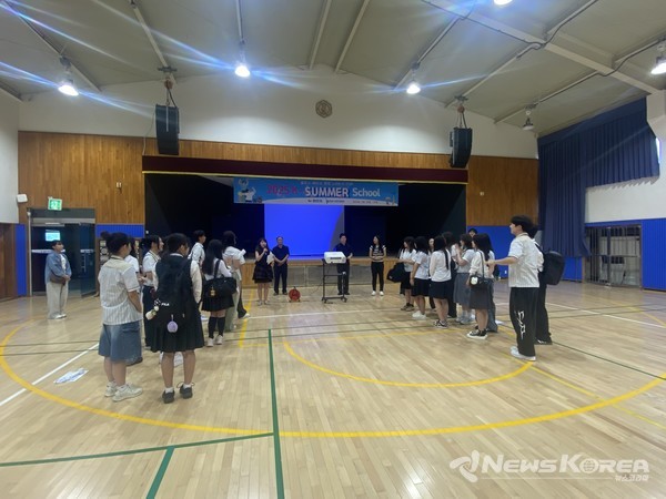 일본 시즈오카현 청소년들과 케이팝 고등학교 학생들간의 짝궁 선정 모습 @충청남도