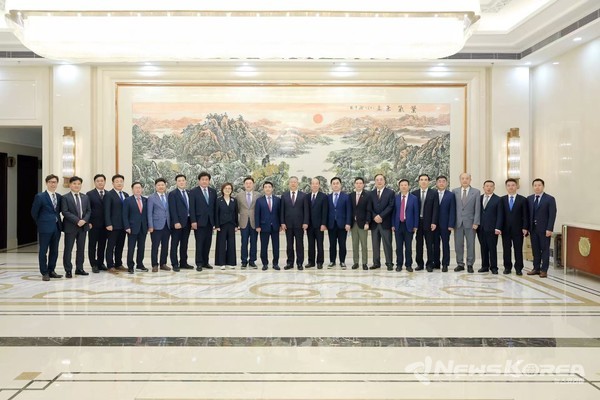 랴오닝성 인대 부주임 위궈안 면담 / 이병진 의원(왼쪽에서 2번째) @이병진 의원실