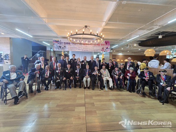 "잊혀진 영웅들을 위한 대한민국 국민 보은 메달 헌정식\"(Para recordar héroes inolvidables. Ceremonia de dedicación de la medalla al servicio nacional de la República de Corea) @콜롬비아 선교센터