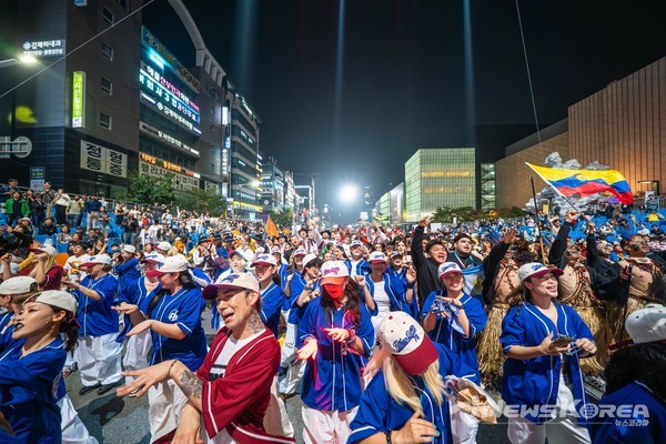 천안흥타령춤축제 2025 거리 퍼레이드 202. 09.26 @천안시