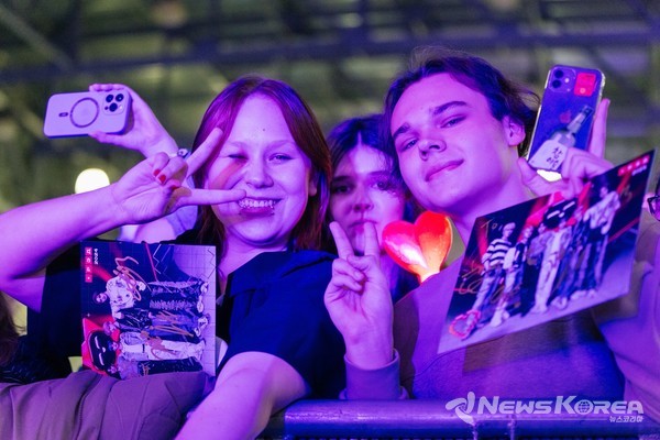 현지시간 11월 29일(금) 모스크바 크로쿠스 엑스포장에서 한국의 K-POP 아이돌 그룹 엔카이브(NCHIVE)의 단독 공연이 펼쳐졌다. @뉴스코리아 안정현 특파원