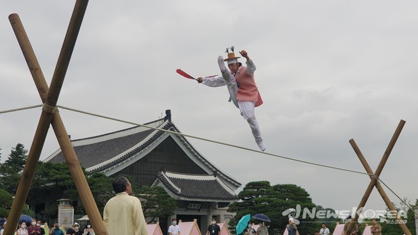 줄타기보존회의 ‘줄광대의 화려한 비상 : 판줄’ 공연