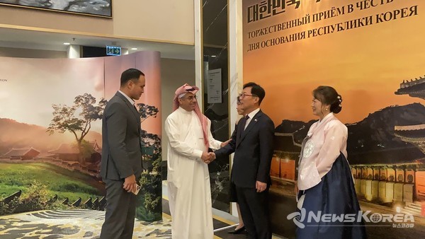 키르기즈공화국 정부 인사를 비롯해 외교단, 국제기구, 경제·교육·문화계 주요 인사, 재외국민과 고려인 동포 등 200여 명이 참석해 성황을 이뤘다. @주키르기즈 공화국 대한민국 대사관